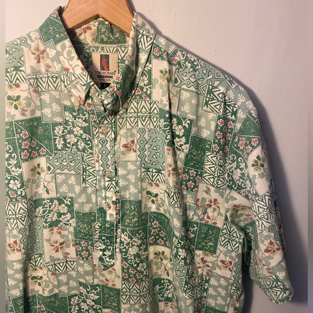 VTG Tori Richard Hawaiian S/S Shirt Reverse Print Floral Size Large 1/4 Button